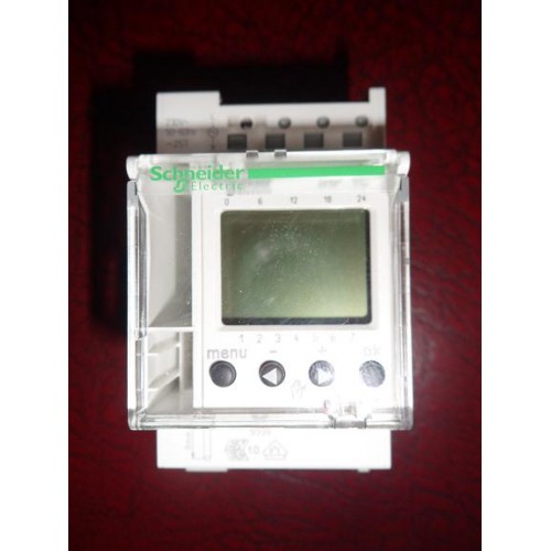SCHNEIDER 24 HOUR 7 DAY PROGRAMMABLE TIME SWITCH 1HP 1C