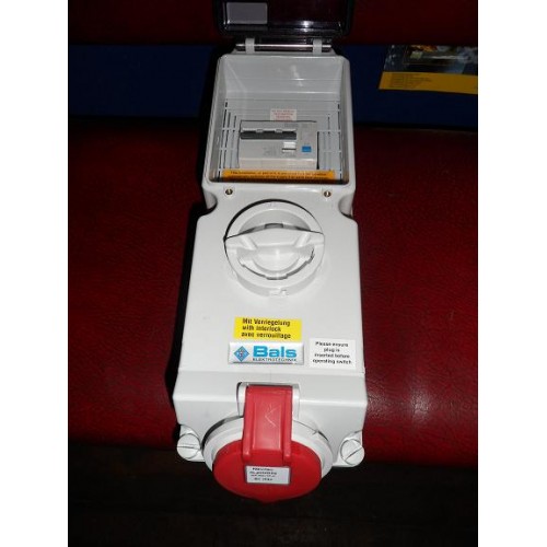 32A 4PIN 400V RCD PROTECTED INTERLOCKED COMMANDO SOCKET